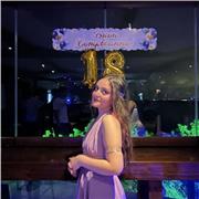 ragazza di 18 anni (diploma in Liceo Linguistico) offre lezioni private di Lingua inglese per ragazzi del liceo